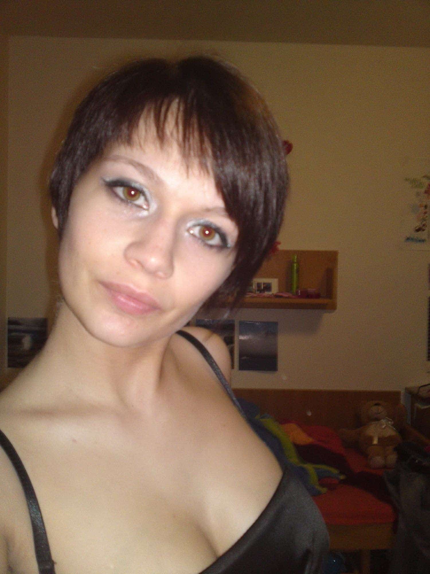 Je suis disponible tard la nuit pour un plan entre coquins