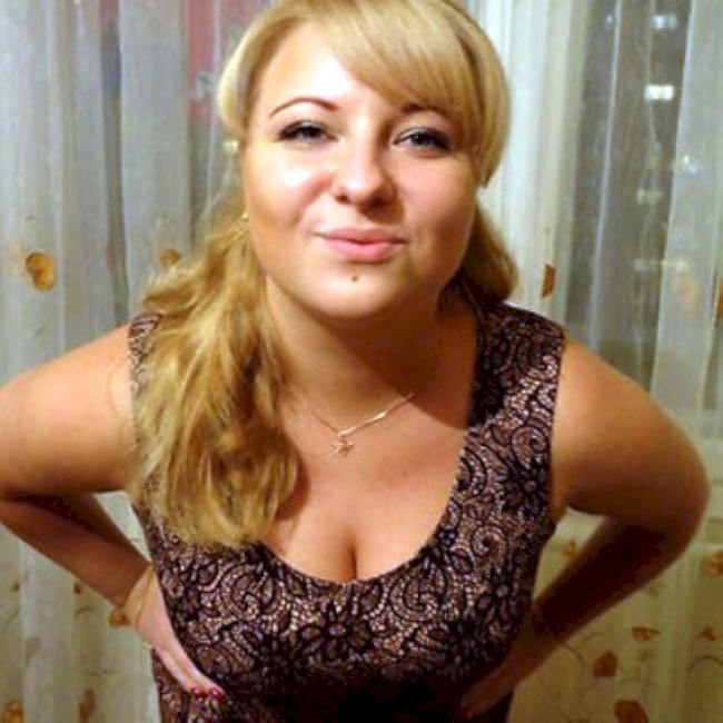 Une femme cougar sexy de Héricourt qui est seule